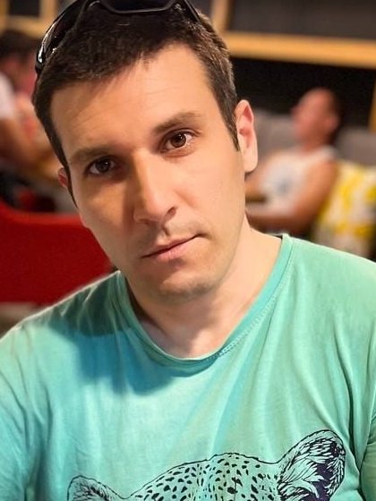 Паруйр Каренович Арутюнян — мебельщик из Севастополя